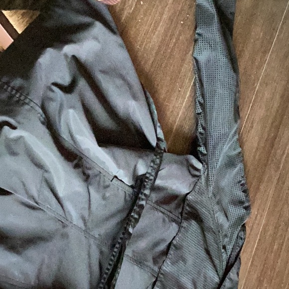 Short Trench Coat - Picture 4 of 5